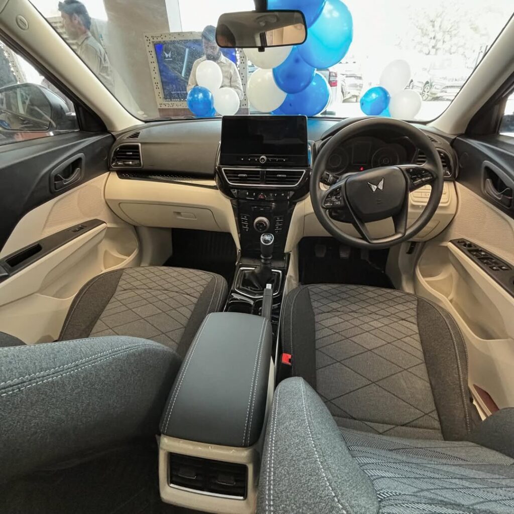 Mahindra XUV 3XO interior front gear view